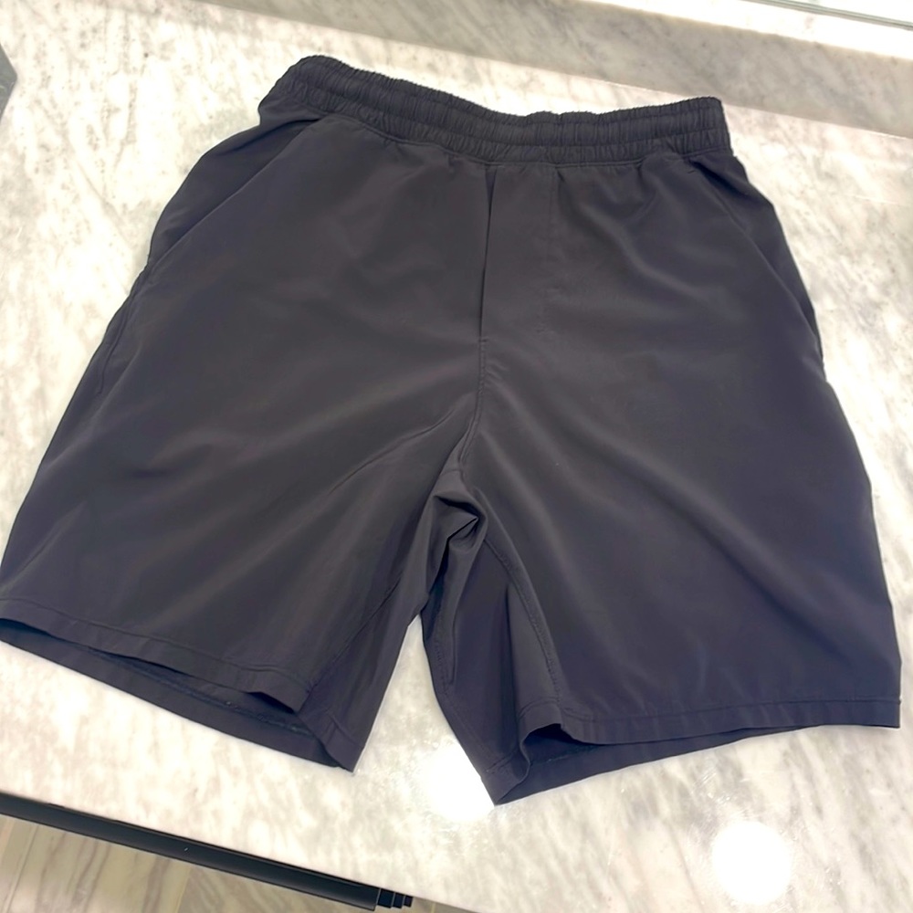 Lululemon Pacebreakers 7.5 inch unlined